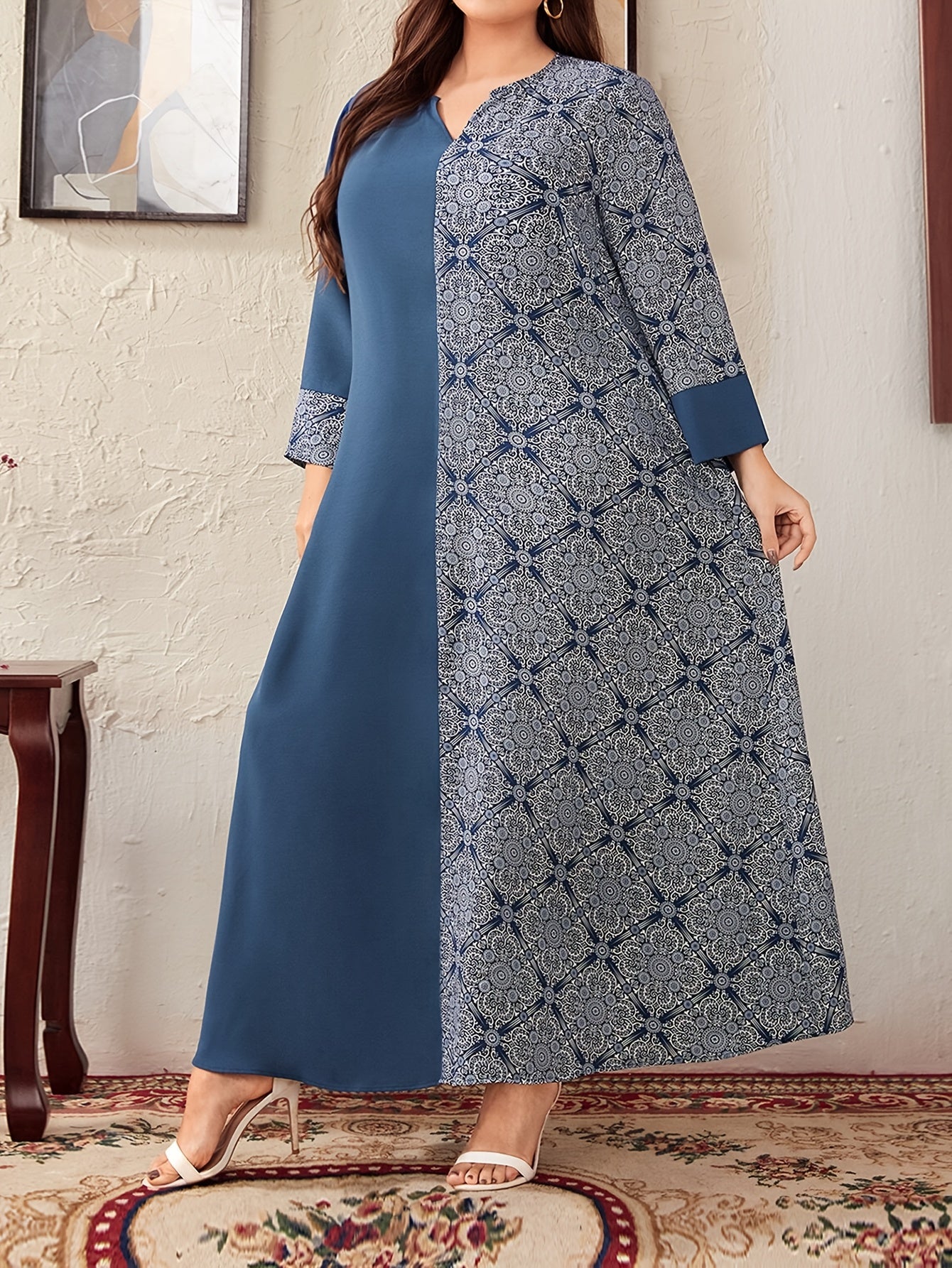 Elegant Plus Size V-Neck Dress with Geometric Pattern - Non-Stretch, Machine Washable Polyester - Perfect for All Seasons
