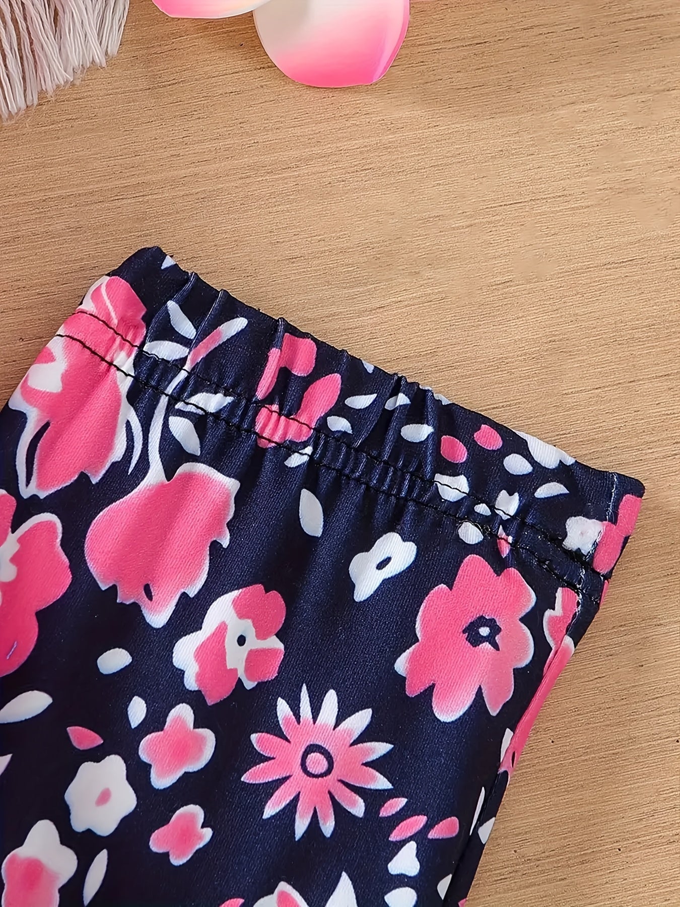 2pcs girls' set, fashionable large glasses print short-sleeved T-shirt, irregular hem, floral print, elastic cut, tight-fitting bell-bottom pants, fashionable and casual, mixed design, casual medium and large Youngsters's set